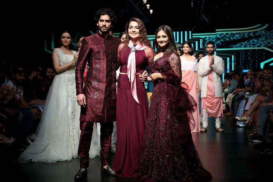 IRW 2019 - India Runway Week 2019 Season 11|Actress Rashami Desai walks the Ramp, New Delhi